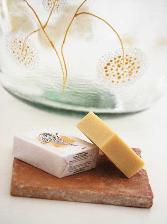 Jabón Natural de Leche de Coco Miel.
